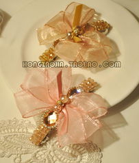 進口韓國水鉆大蝴蝶結(jié)發(fā)飾 流行美發(fā)首飾新風(fēng)尚